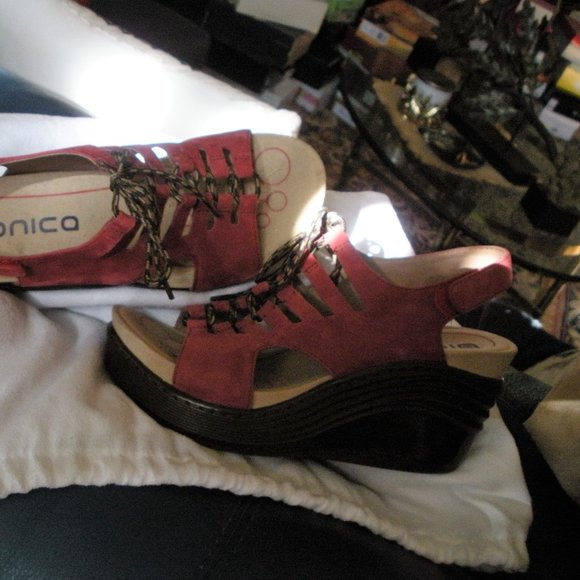 Bionicq suede leather sandals Velcro back fasten strap - Picture 8 of 13